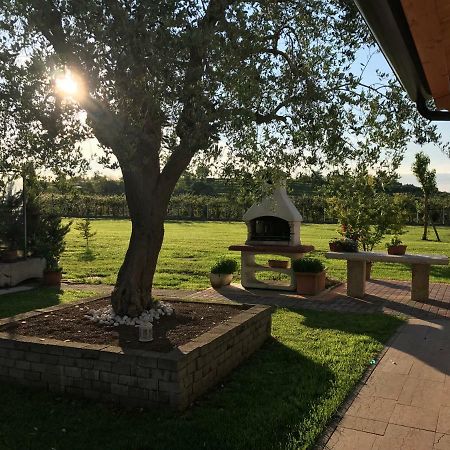 Appartamento "Casa Vacanze Corte Ara Decima" Sona Exteriör bild
