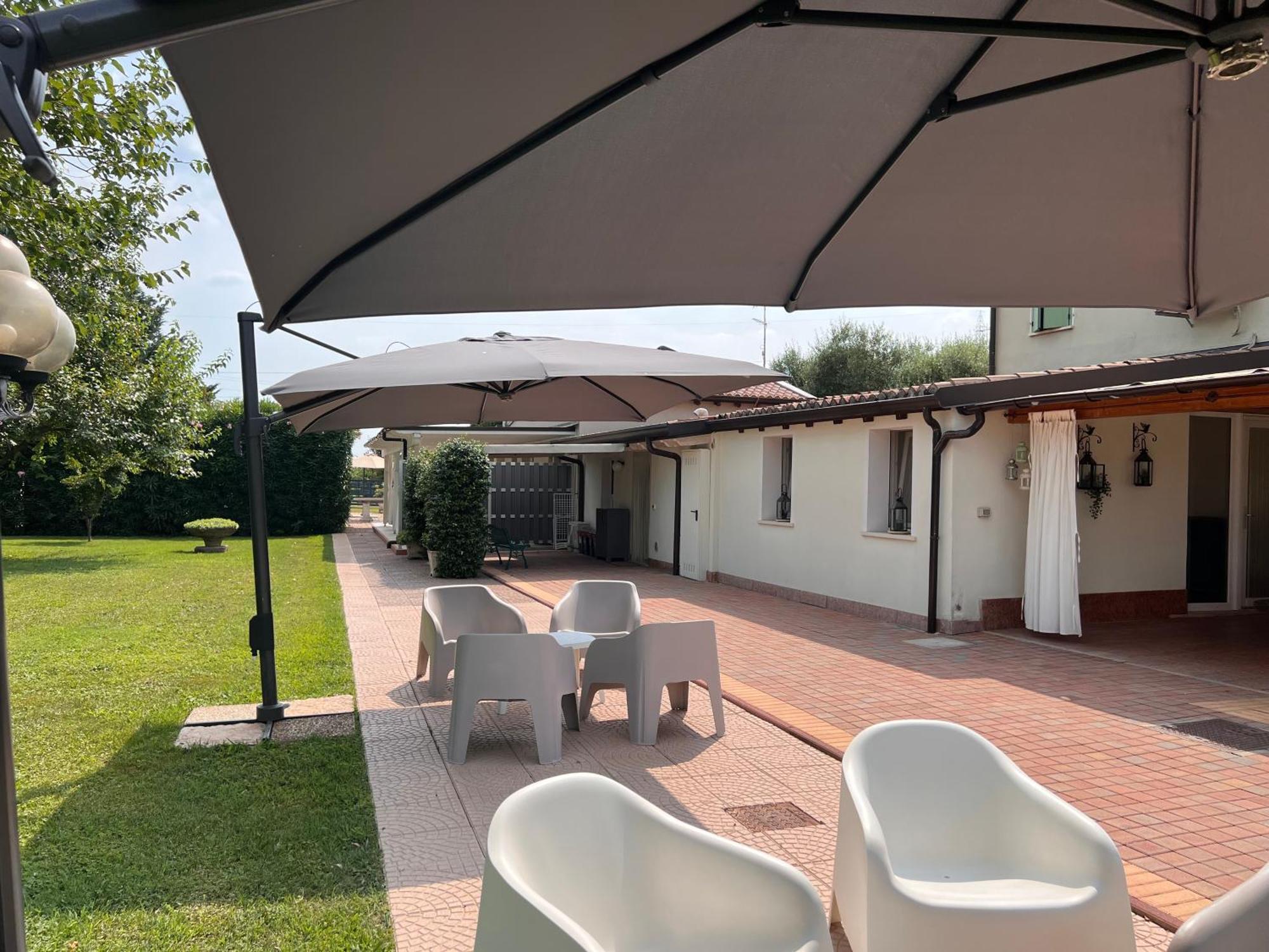 Appartamento "Casa Vacanze Corte Ara Decima" Sona Exteriör bild