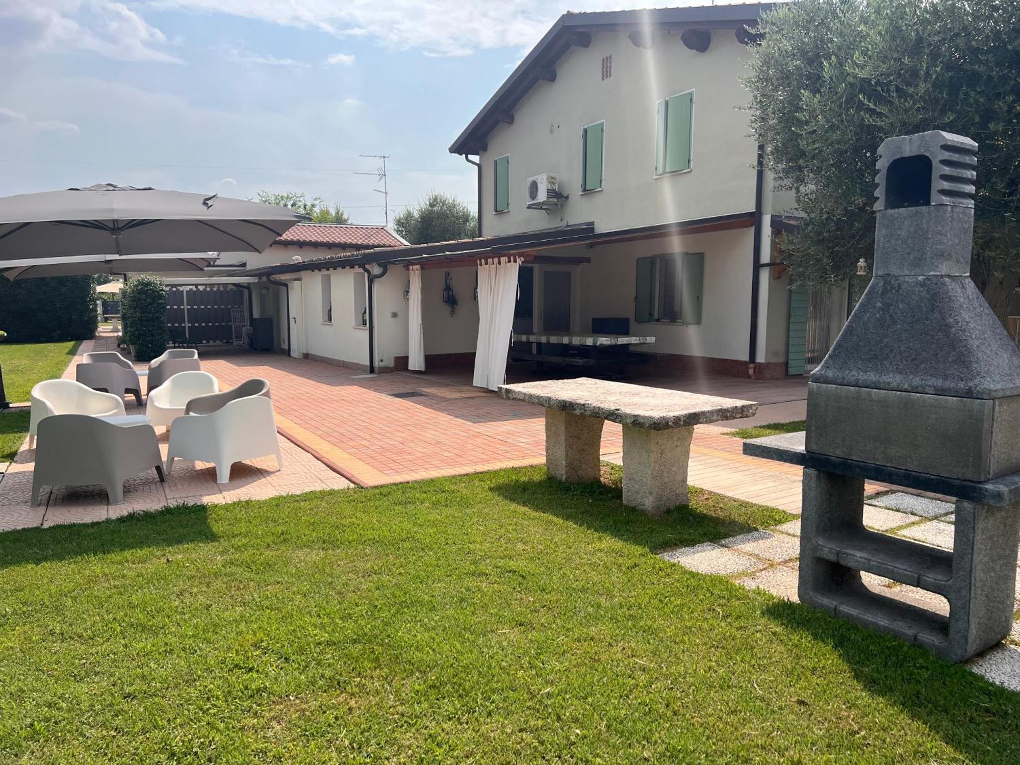 Appartamento "Casa Vacanze Corte Ara Decima" Sona Exteriör bild