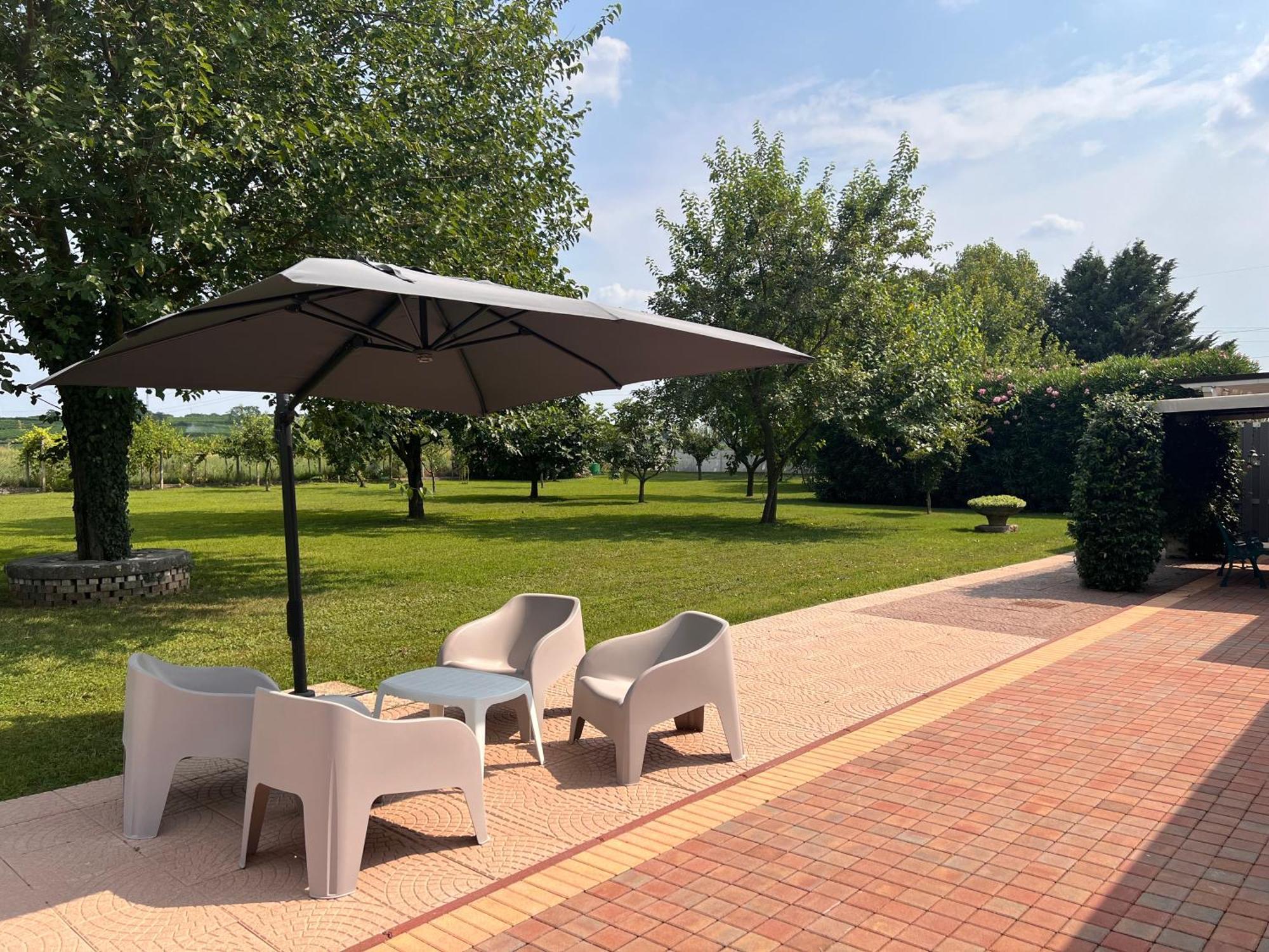 Appartamento "Casa Vacanze Corte Ara Decima" Sona Exteriör bild