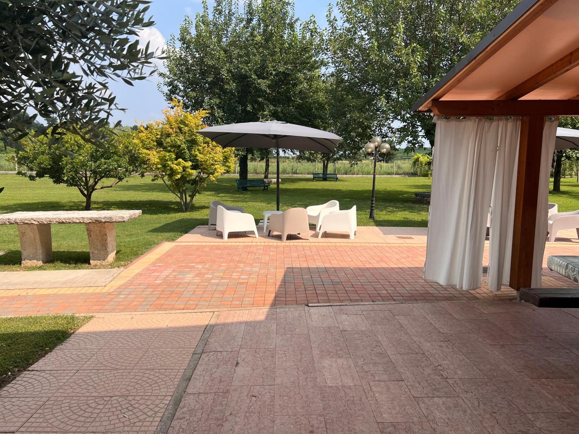 Appartamento "Casa Vacanze Corte Ara Decima" Sona Exteriör bild
