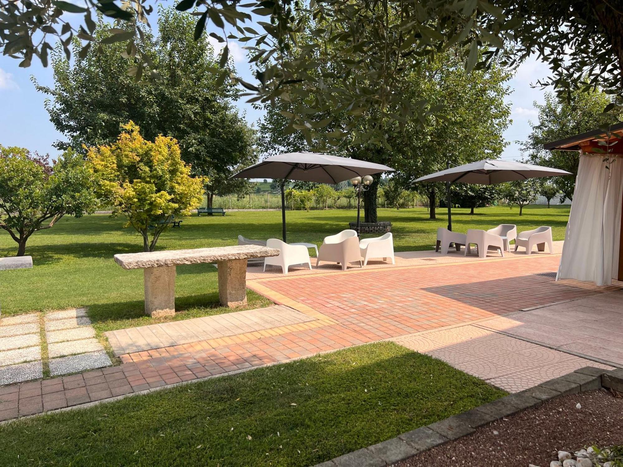 Appartamento "Casa Vacanze Corte Ara Decima" Sona Exteriör bild