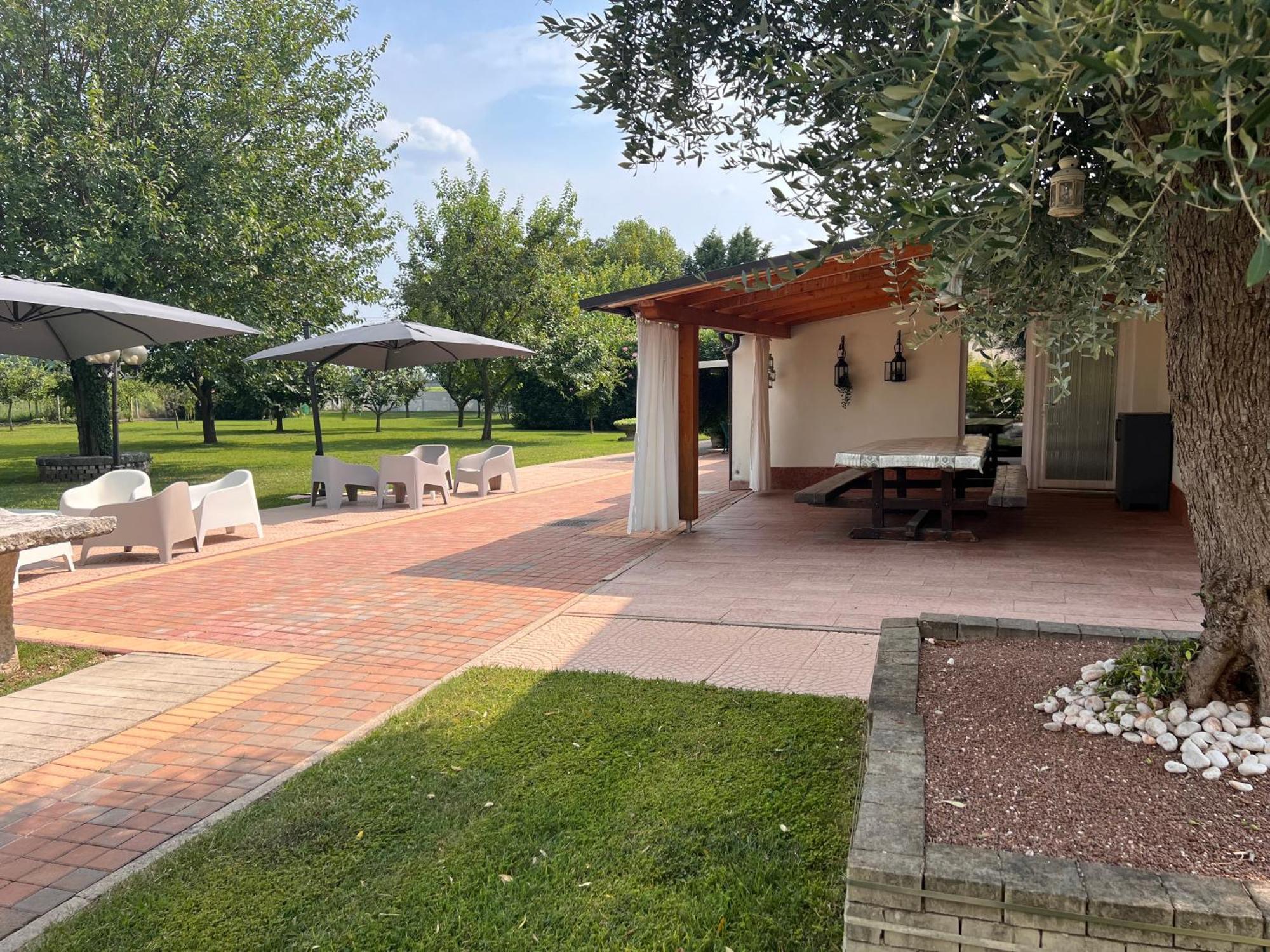 Appartamento "Casa Vacanze Corte Ara Decima" Sona Exteriör bild