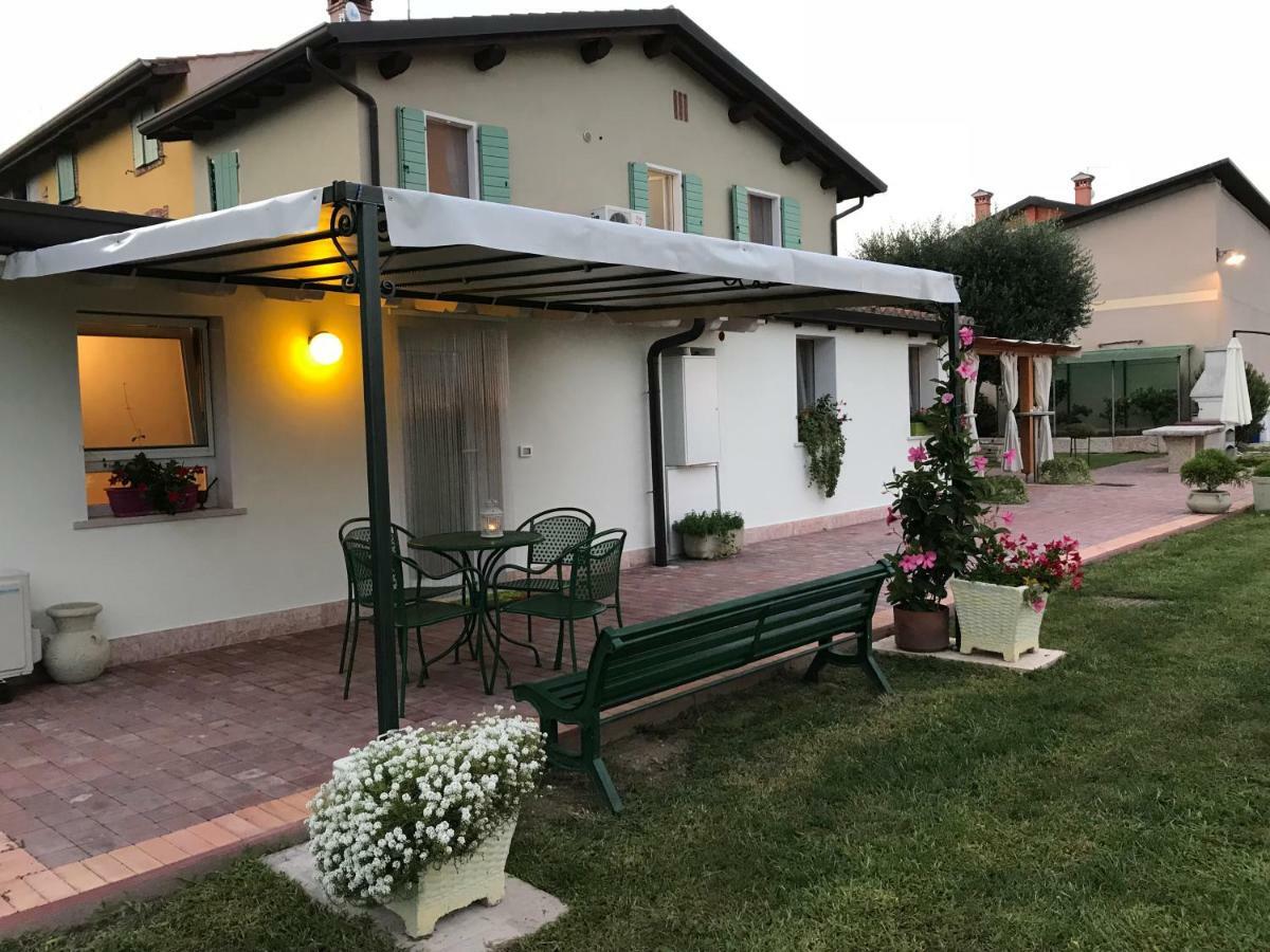 Appartamento "Casa Vacanze Corte Ara Decima" Sona Exteriör bild