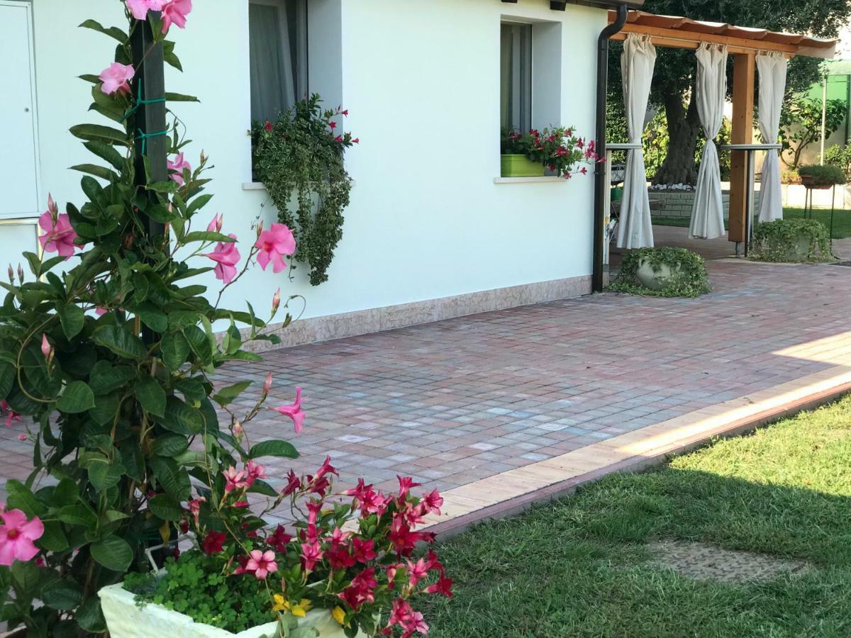 Appartamento "Casa Vacanze Corte Ara Decima" Sona Exteriör bild