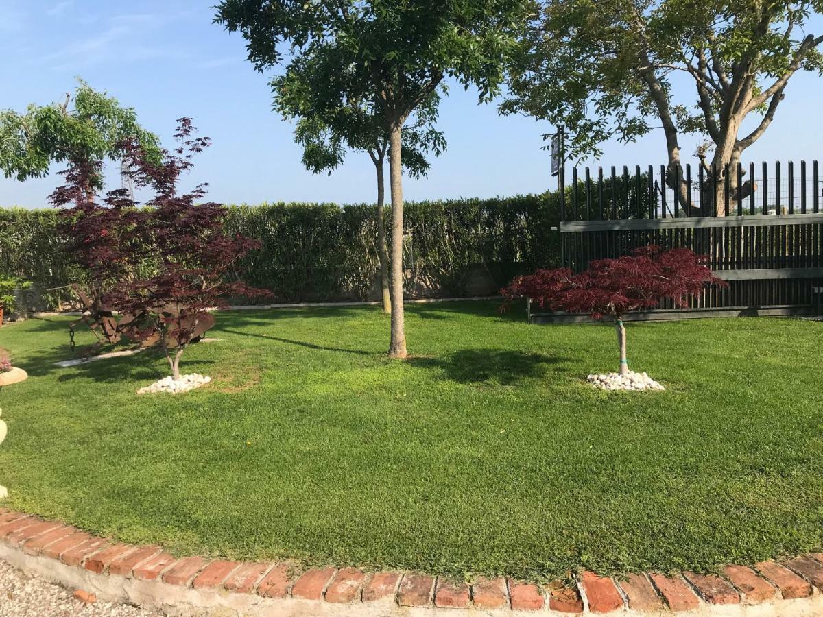 Appartamento "Casa Vacanze Corte Ara Decima" Sona Exteriör bild