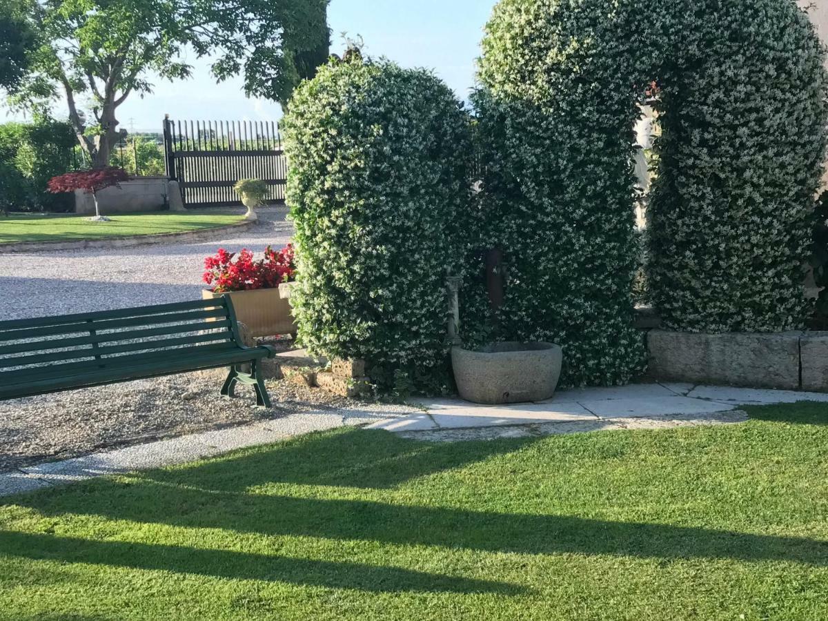 Appartamento "Casa Vacanze Corte Ara Decima" Sona Exteriör bild